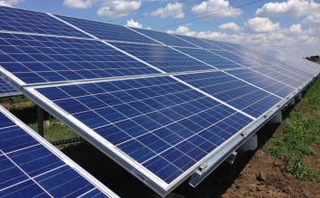 EM: áprilisban is termelési csúcsot döntöttek az ipari naperőművek